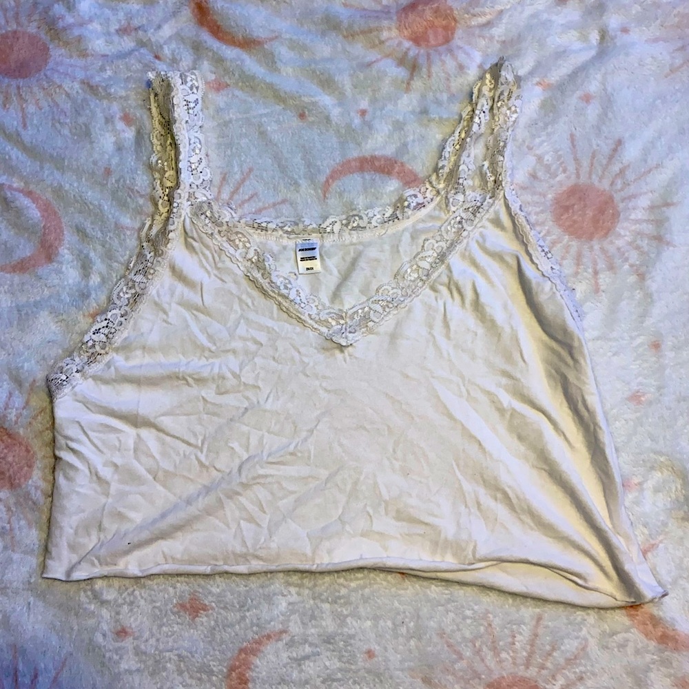 White lace detailed cropped tank top